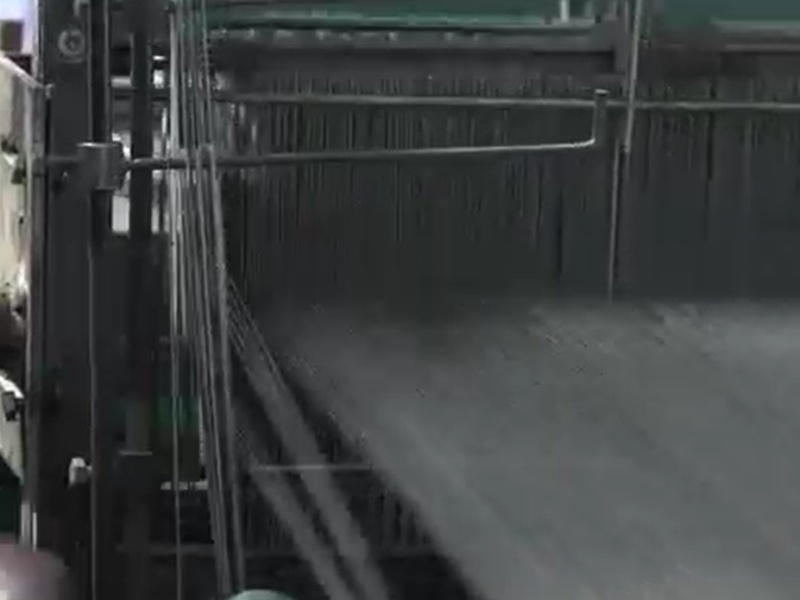 Weaving selvedge mechanism